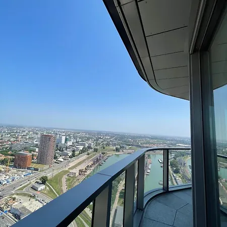 Apartment Exclusive In Eurovea Tower