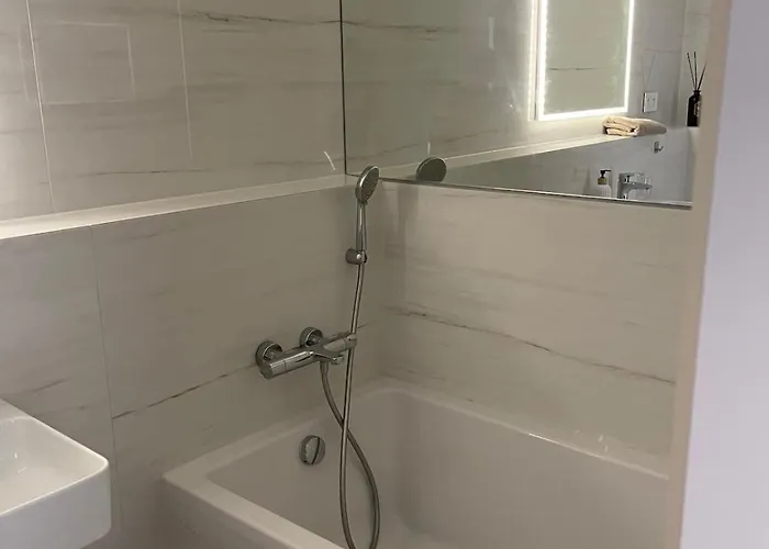 Exclusive In Eurovea Tower Апартаменти *