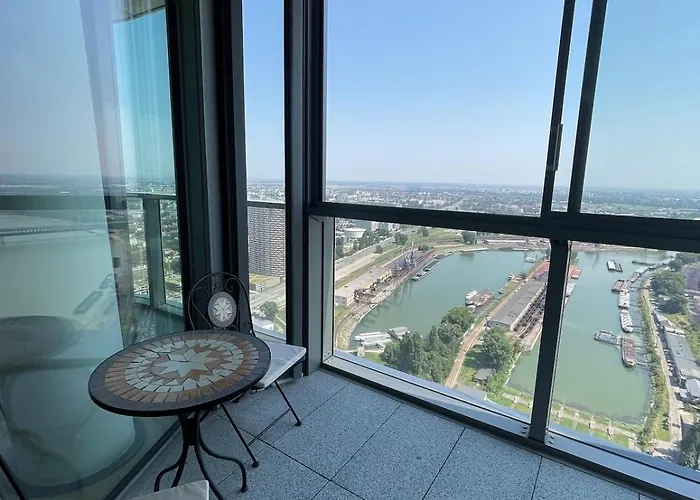 Exclusive In Eurovea Tower Апартаменти *