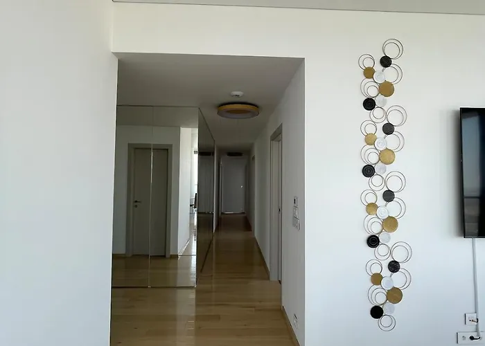 Exclusive In Eurovea Tower Апартаменти *