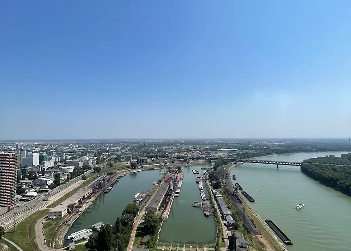 Exclusive In Eurovea Tower Apartament