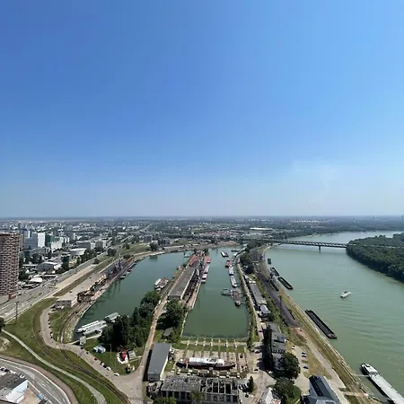 Exclusive In Eurovea Tower Appartement