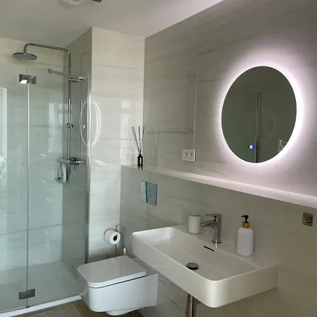 Exclusive In Eurovea Tower Διαμέρισμα *