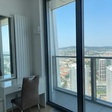 Exclusive In Eurovea Tower Διαμέρισμα *