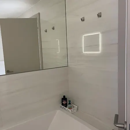 Exclusive In Eurovea Tower Διαμέρισμα *